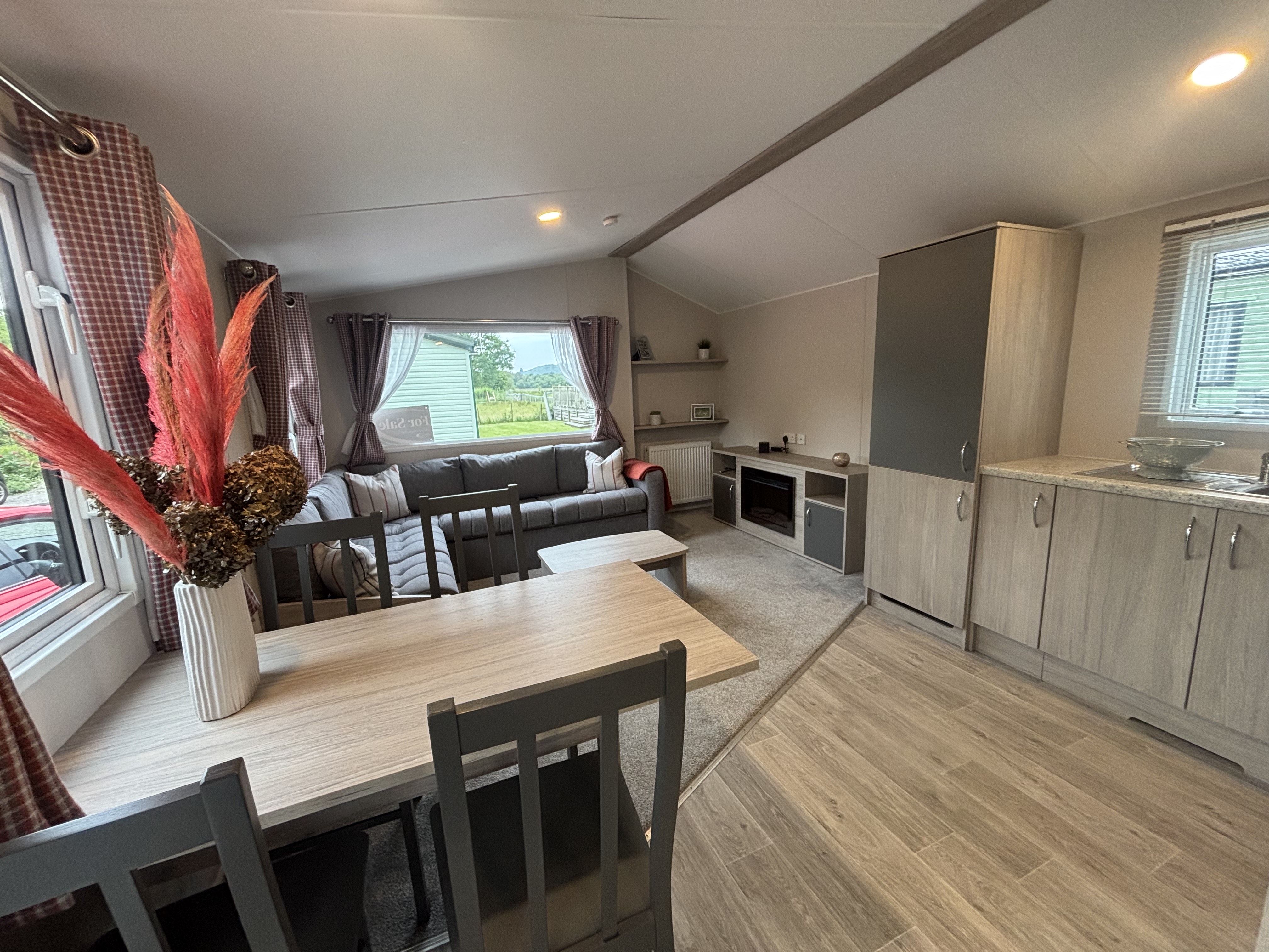 property gallery image 1