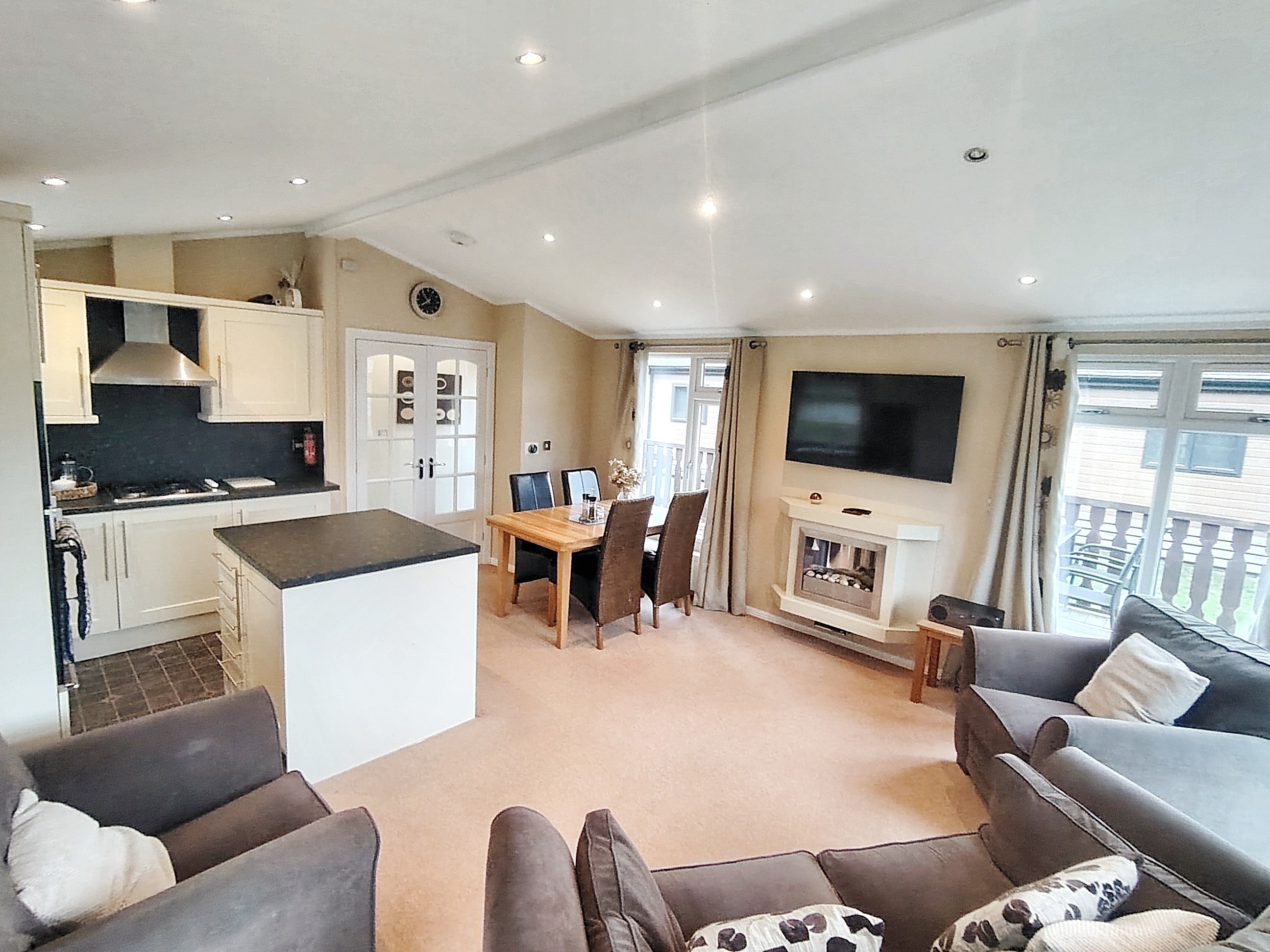 property gallery image 1
